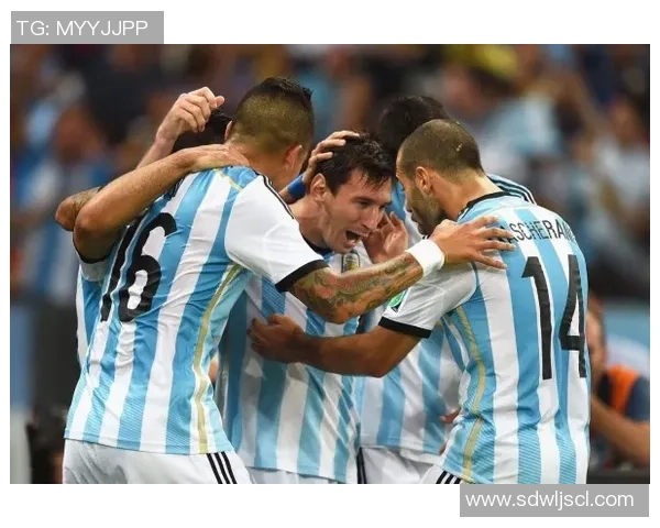 阿根廷与克罗地亚精彩对决动图回顾，足球激情瞬间尽在其中